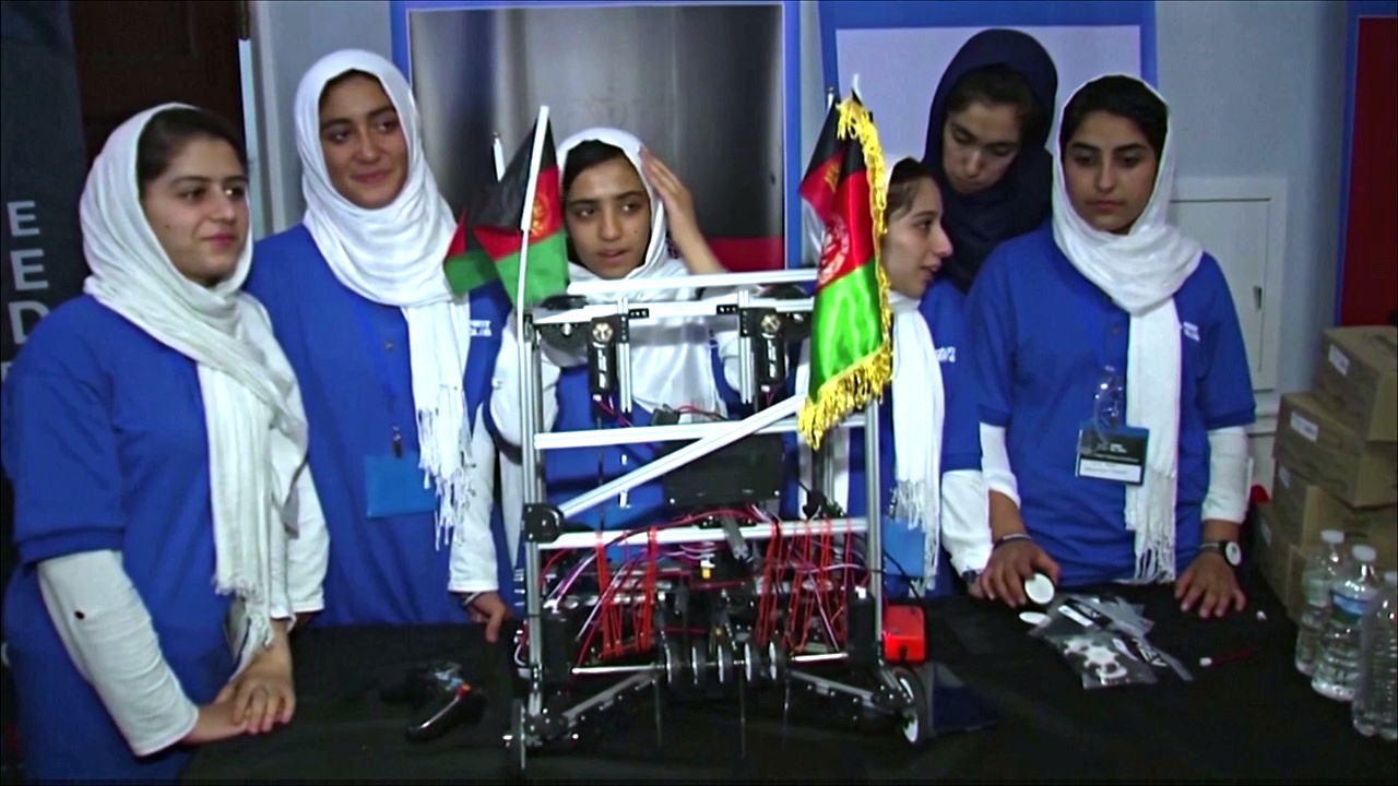 Как женская команда по робототехнике бежала от «Талибана»*