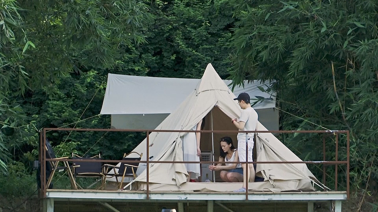 Палатка с кондиционером: гонконгцы полюбили роскошный отдых на природе