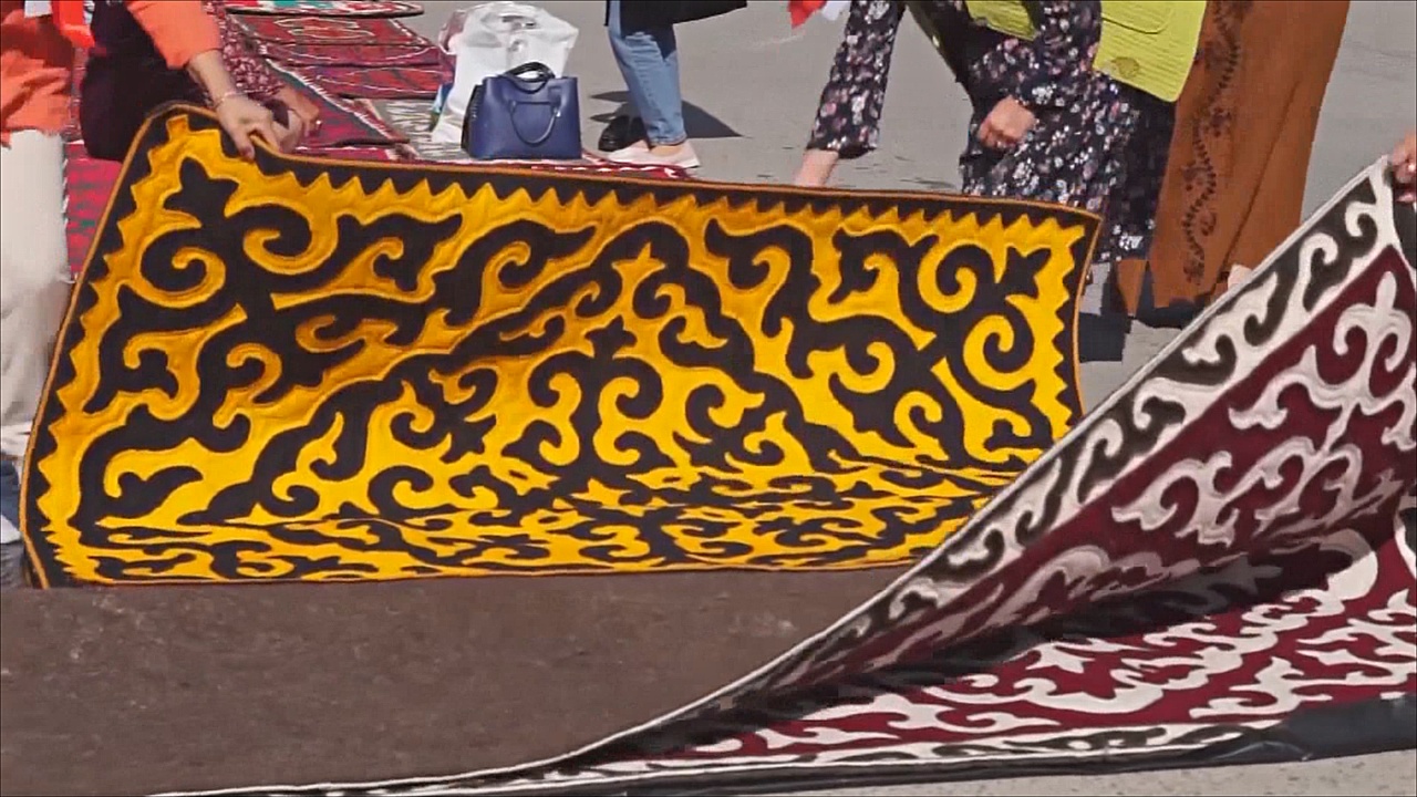 Гигантский узор: как производят уникальные кыргызские ковры