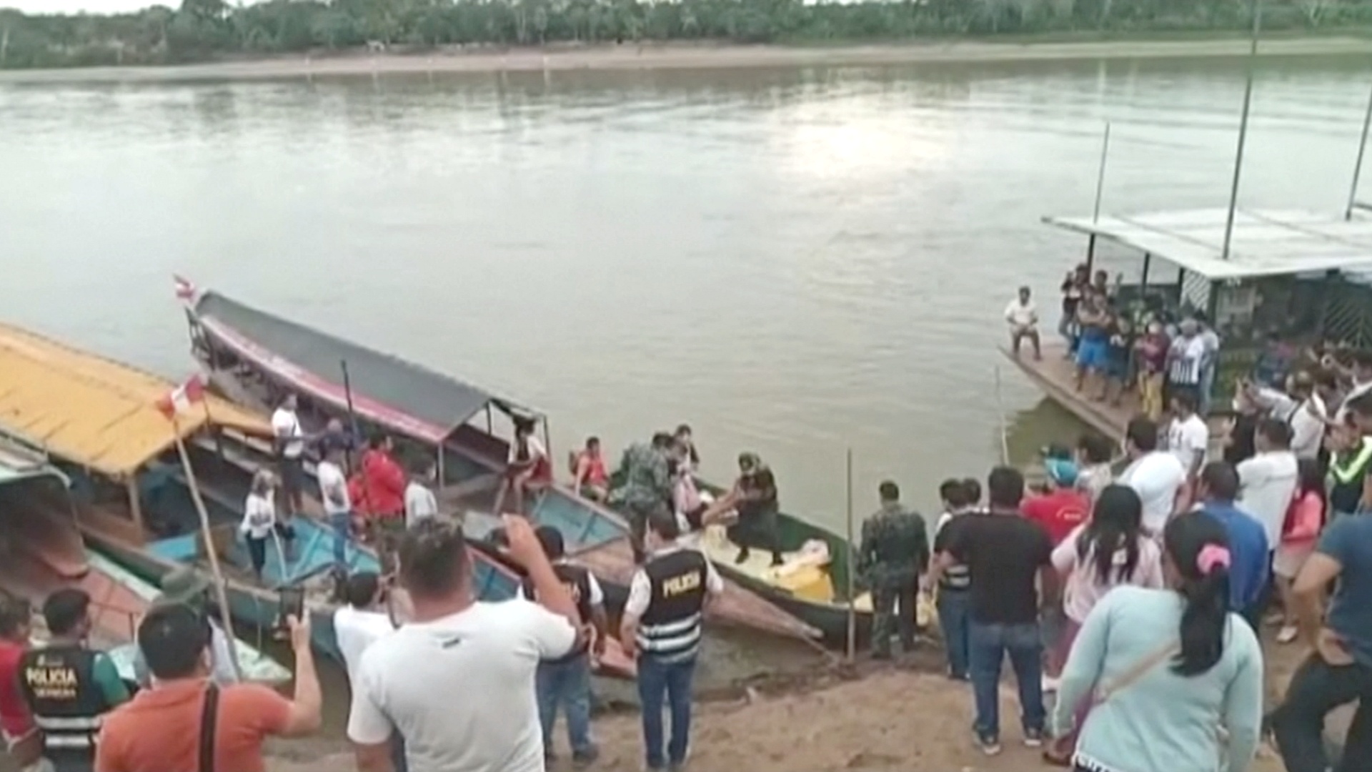 Трагедия на реке в Перу: столкнулись два судна