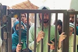 Толпы пакистанцев ждут у КПП и не могут покинуть Афганистан