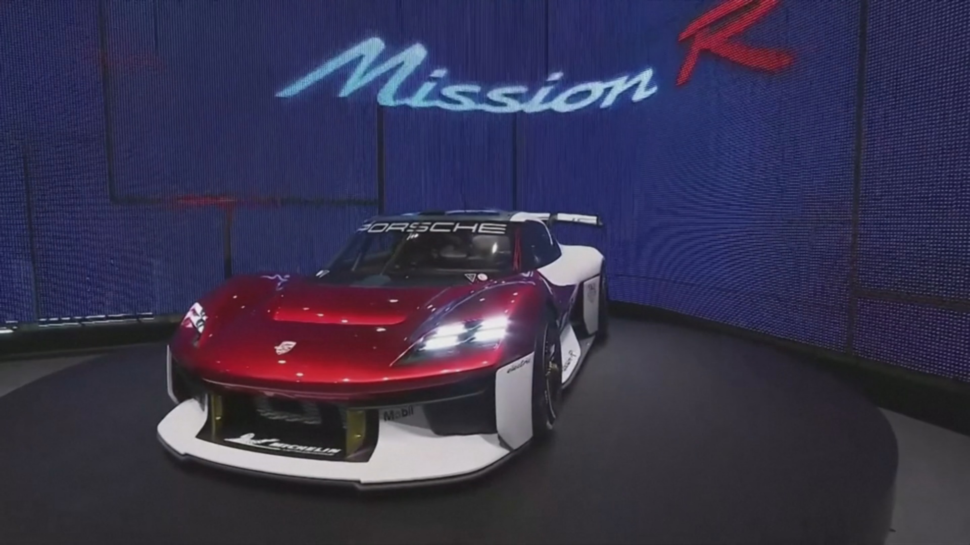 Автошоу в Мюнхене: Porsche представила электрический спорткар Mission R