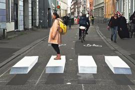 Оптические иллюзии появились на пешеходных переходах в Дании