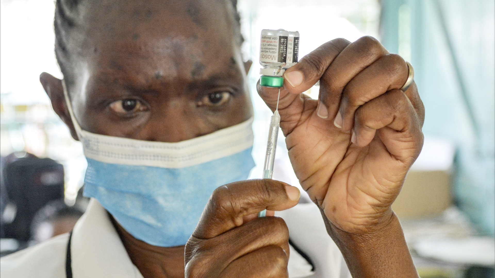 Первая вакцина от малярии даёт надежду африканским врачам