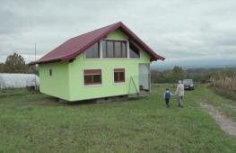 Босниец построил вращающийся дом, чтобы угодить жене