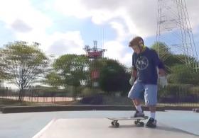 Не поддаётся старости: 81-летний японец стал скейтбордистом