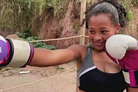 Девочка-боксёр из трущоб мечтает о ринге и славе