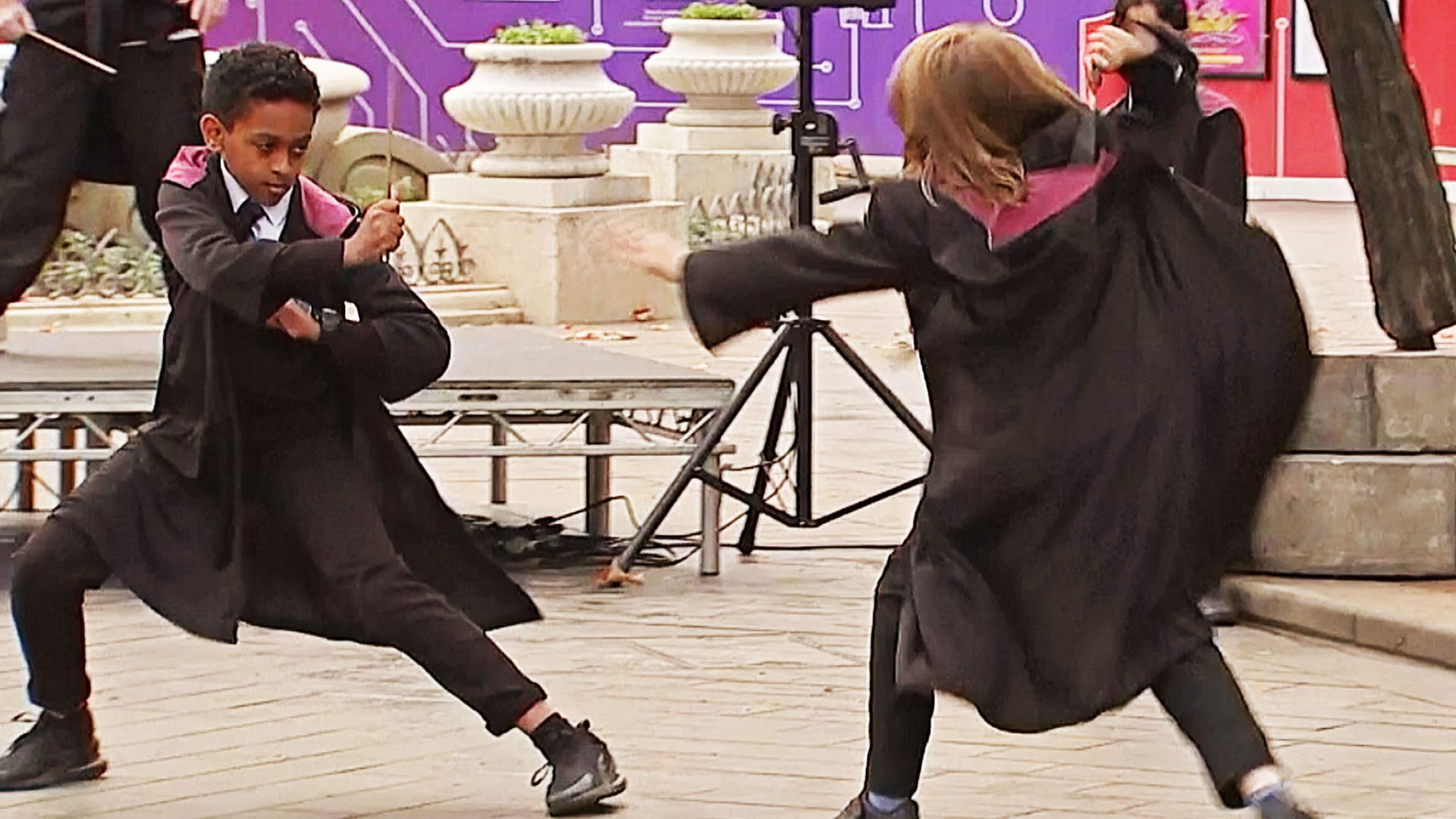 Как Гарри Поттер: юных лондонцев учат владеть волшебной палочкой