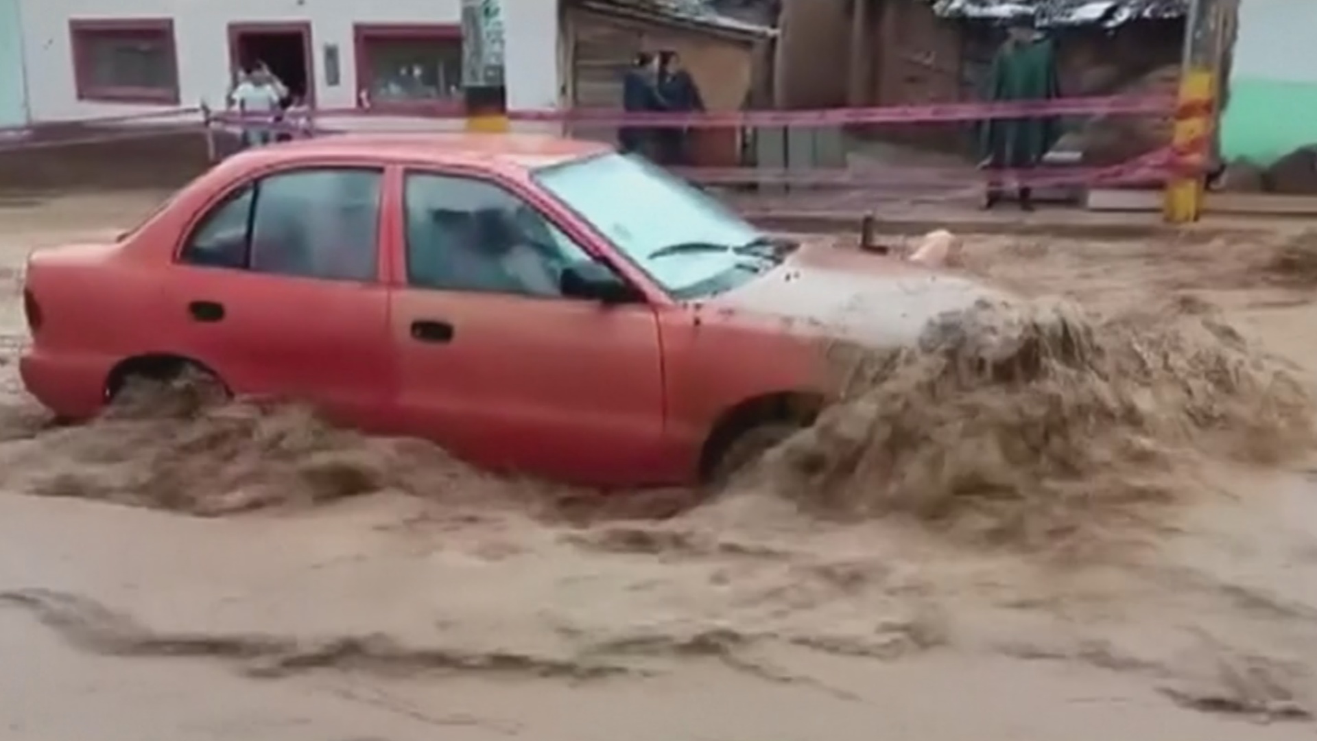 Сезон дождей принёс наводнения в Перу