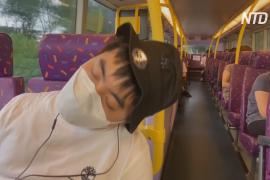 Гонконгцев катают по 5 часов в автобусе, чтобы дать им выспаться