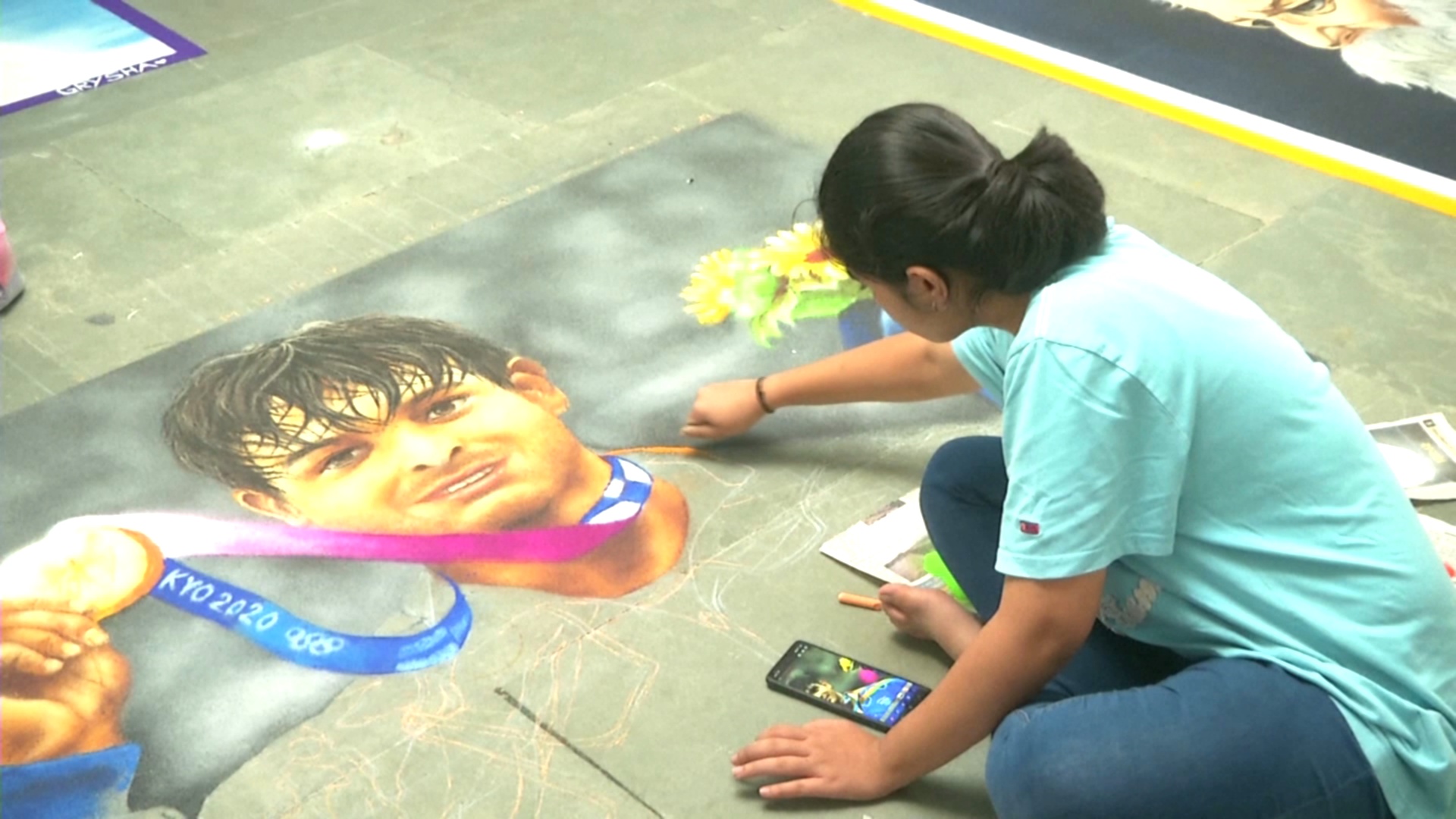 125 картин на полу: индийские художники готовятся к празднику Дивали