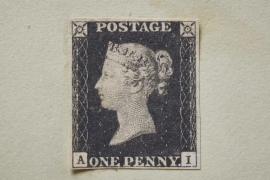 Первую в мире почтовую марку продадут на аукционе