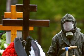 В России ритуальные службы не справляются из-за роста смертей от COVID