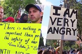«Я очень зол»: пожарные Нью-Йорка протестуют против обязательной вакцинации