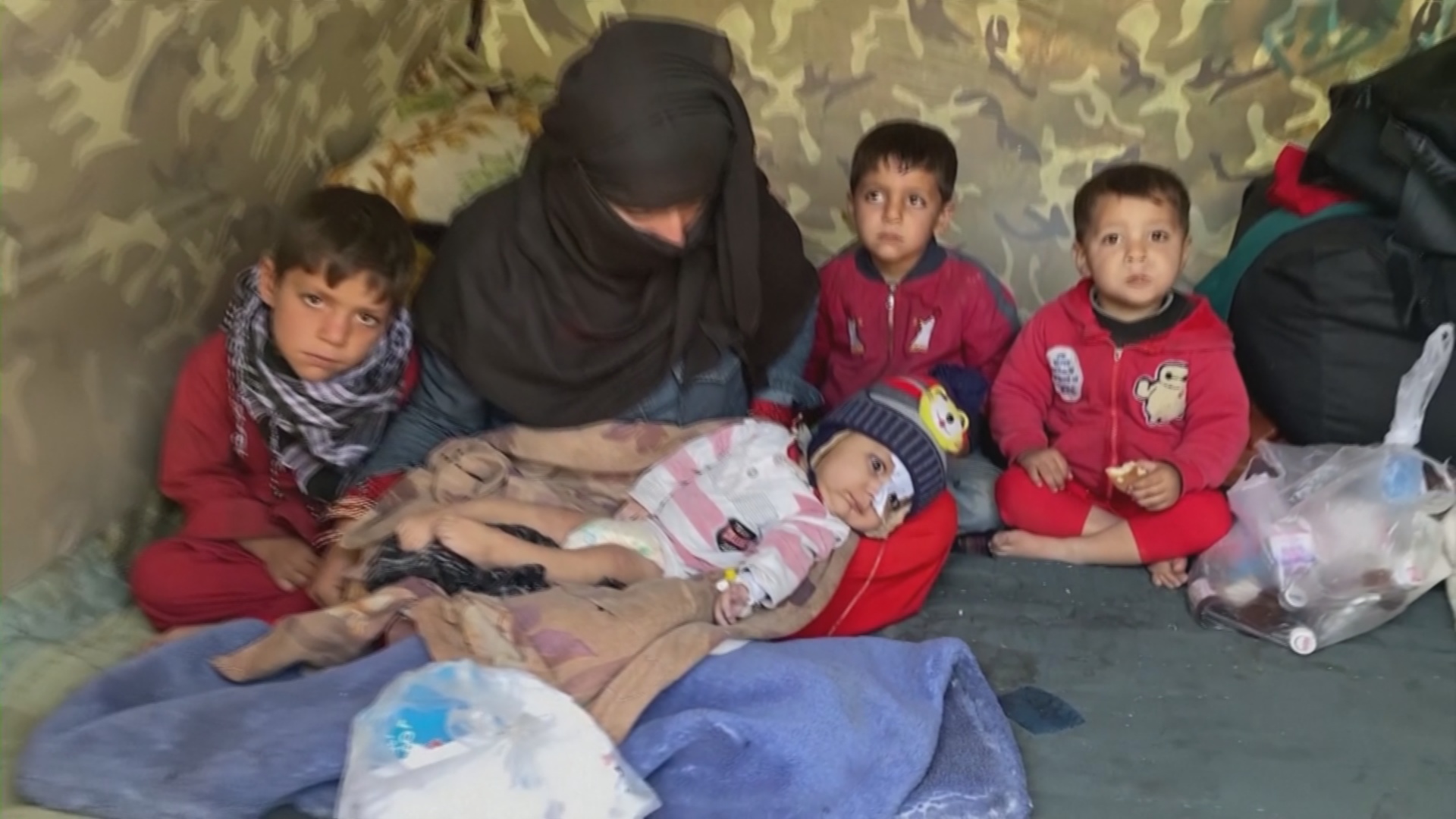 У афганских переселенцев умирают от холода новорождённые