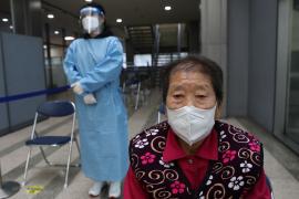Делать третью прививку от COVID призывают южнокорейцев
