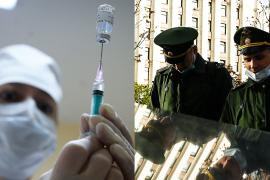 Мнения петербуржцев об обязательной вакцинации разделились