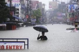 Сильные дожди губят людей в Индии