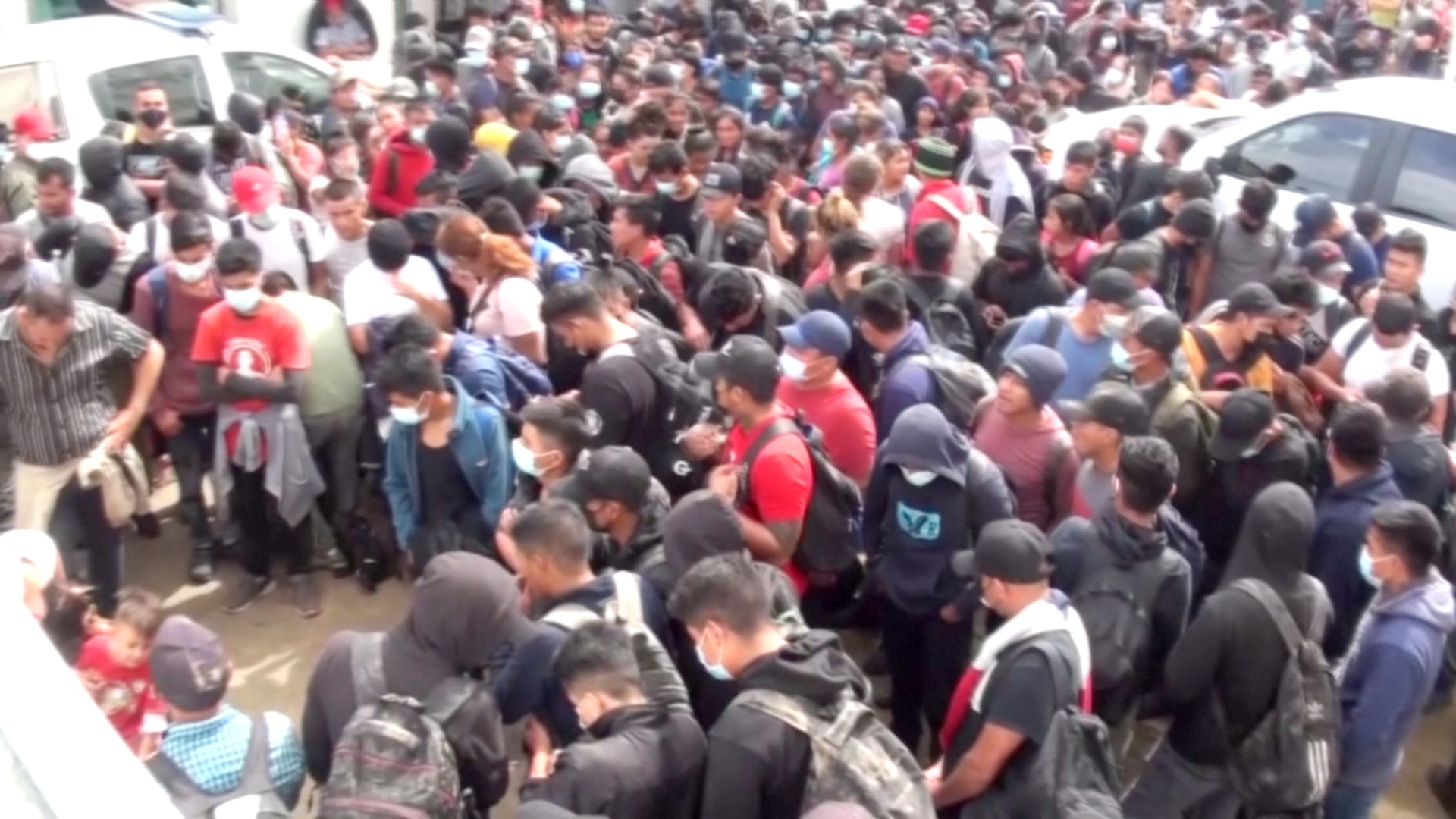 600 мигрантов в двух фурах задержали в Мексике