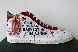 Призыв на кроссовках: как игрок НБА просит Пекин прекратить насильственное извлечение органов