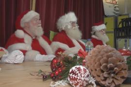 Санта-Клаусы садятся за парты в Лондоне и готовятся к Рождеству