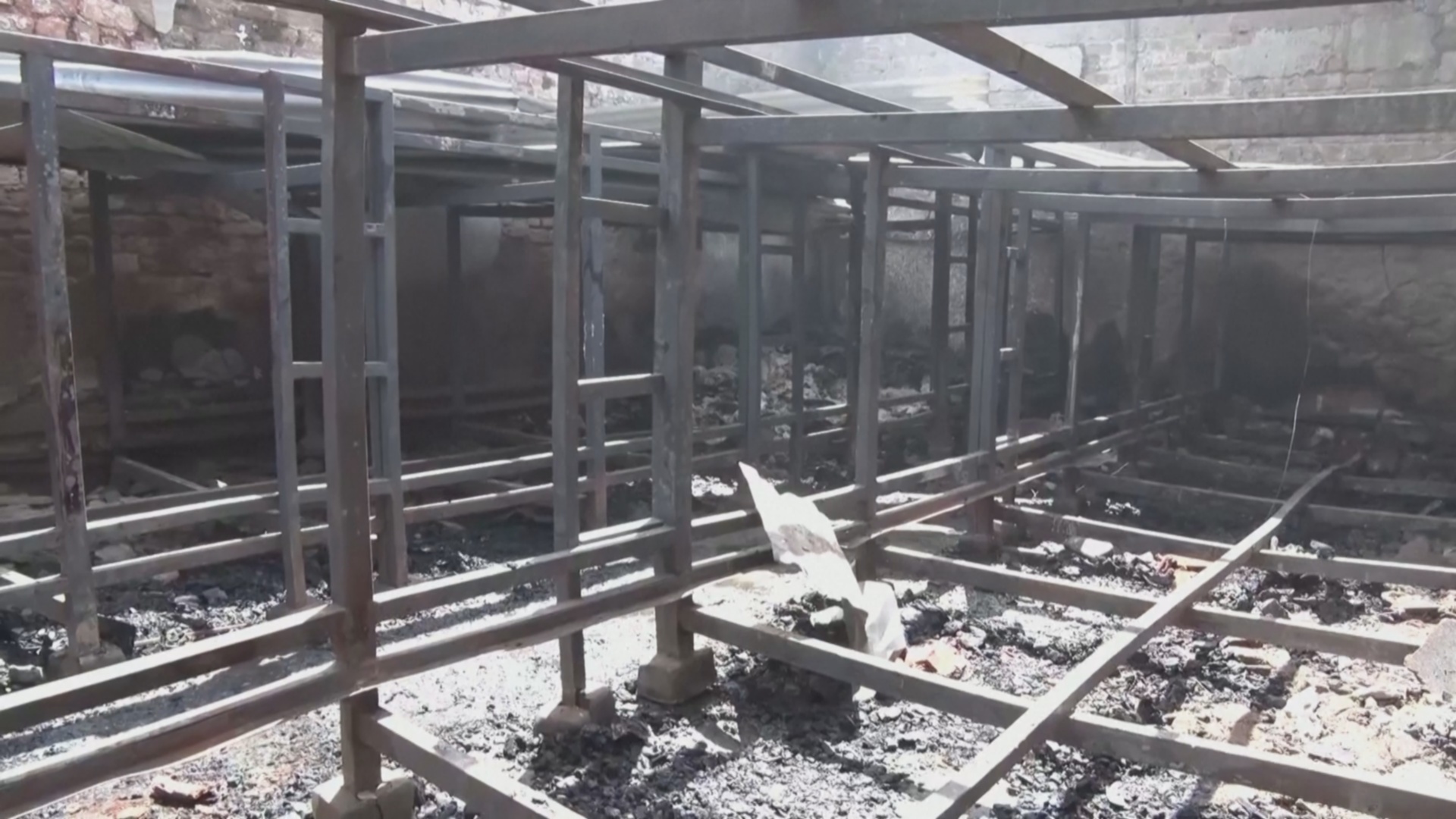 Пожар в тюрьме Бурунди: 38 погибших
