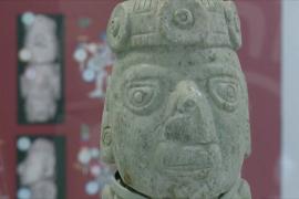 500-летнюю статую ацтекского божества представили в Мехико