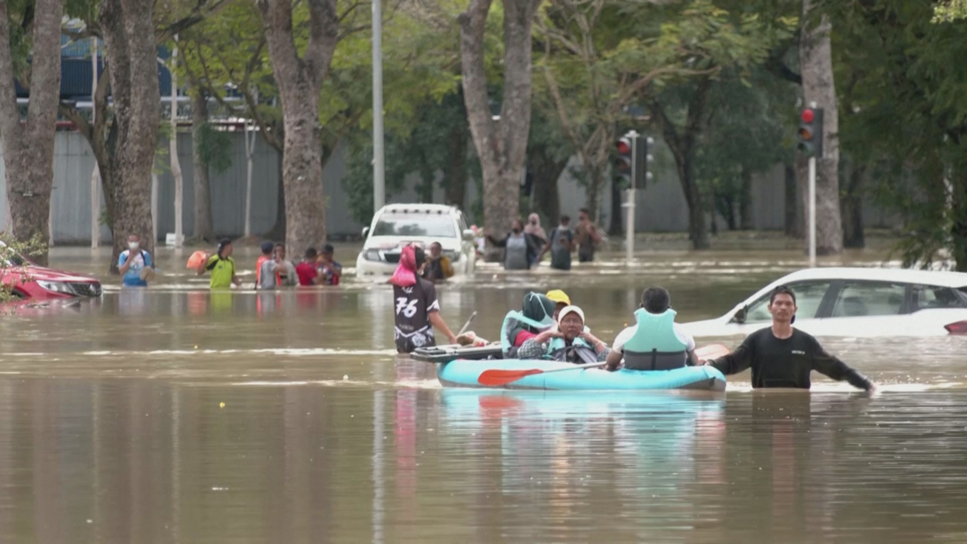 Наводнения в Малайзии: более 20 тысяч эвакуированных
