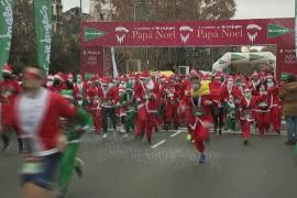 Санта-Клаусы проводят ралли и забеги и дарят подарки детям