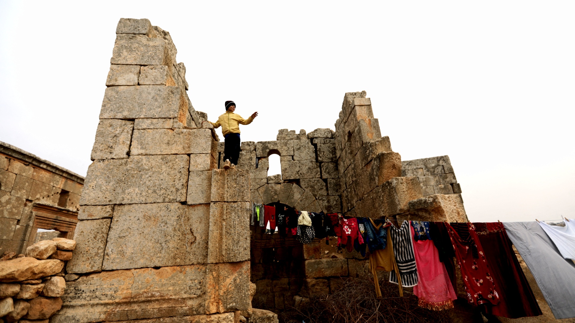 Жизнь на руинах: как сирийцы живут на развалинах V столетия