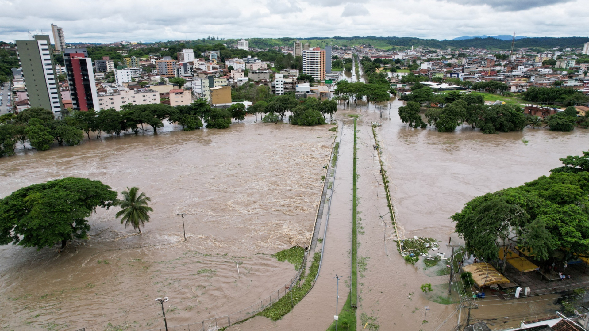 В Бразилии прорвало плотины: жертв уже 20