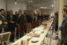 На выставке в Ираке представили 2000 археологических реликвий