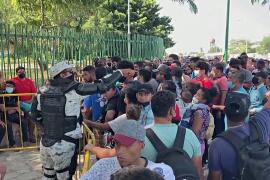 Лагерь мигрантов на юге Мексики разобрали, а мигрантов отправили на север