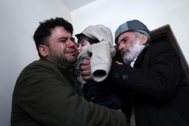 Ребёнка, которого потеряли в аэропорту Кабула, вернули семье