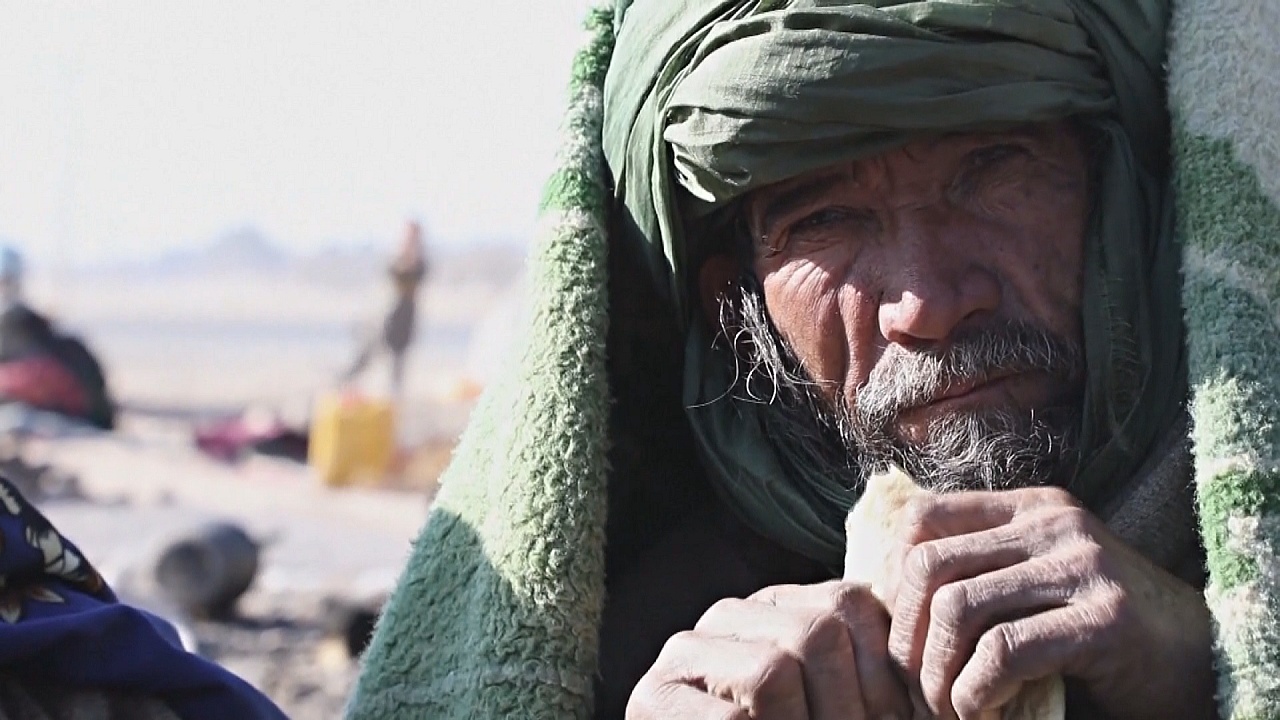 ООН раздаёт замерзающим афганцам одеяла