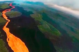 Извержение вулкана Вулф: лава протянулась на 15 километров