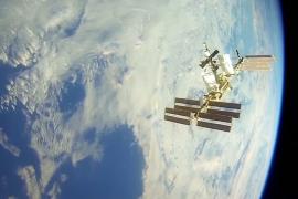 Российские космонавты больше семи часов пробыли в открытом космосе