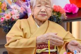 Самая пожилая женщина в мире получает поздравления в Twitter