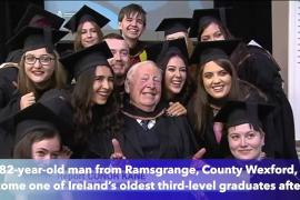 Дедушка в 82 года закончил институт