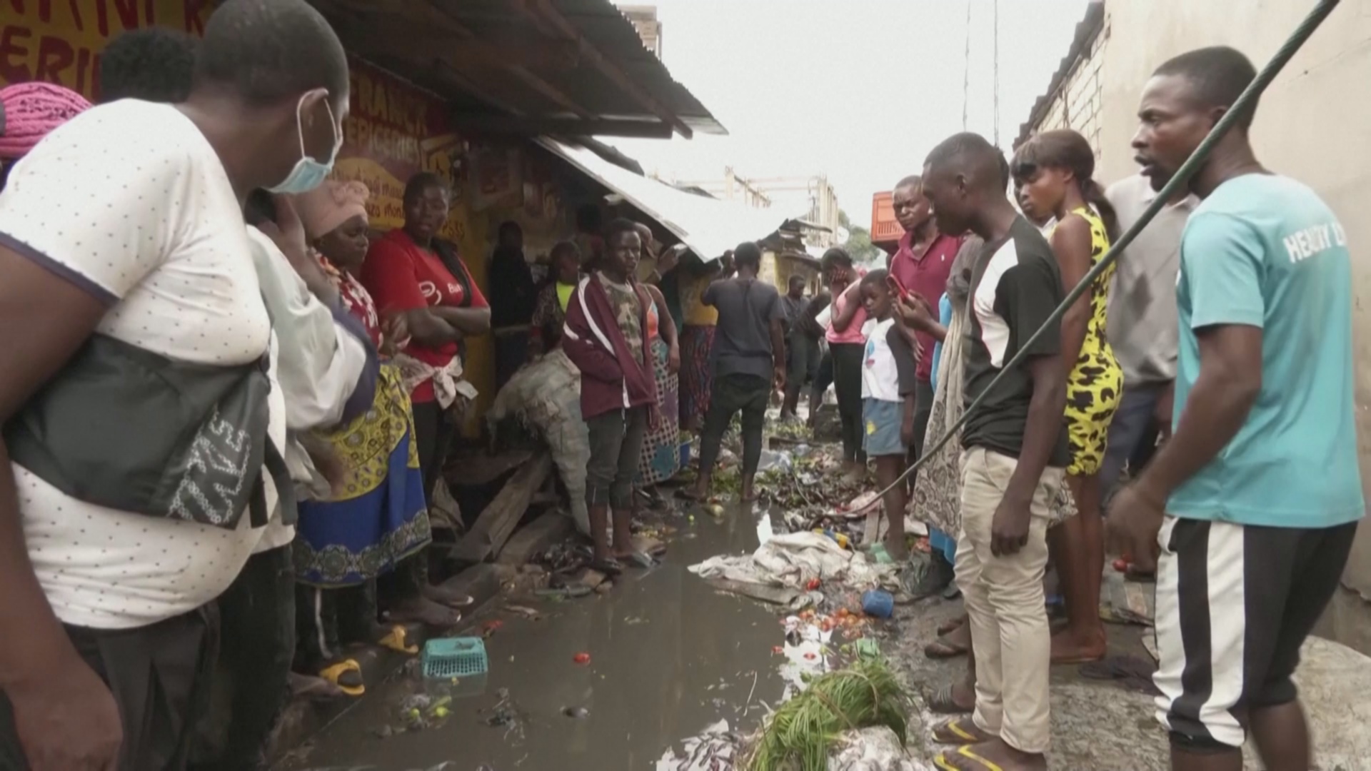 Трагедия на рынке в ДР Конго: продавцов убило током