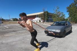 Кубинский рекордсмен давит лопатками банки и перетягивает авто