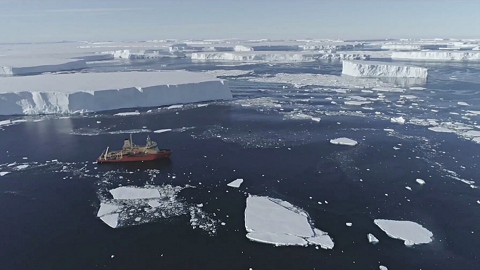 Гигантский айсберг не даёт учёным подобраться к леднику Судного дня