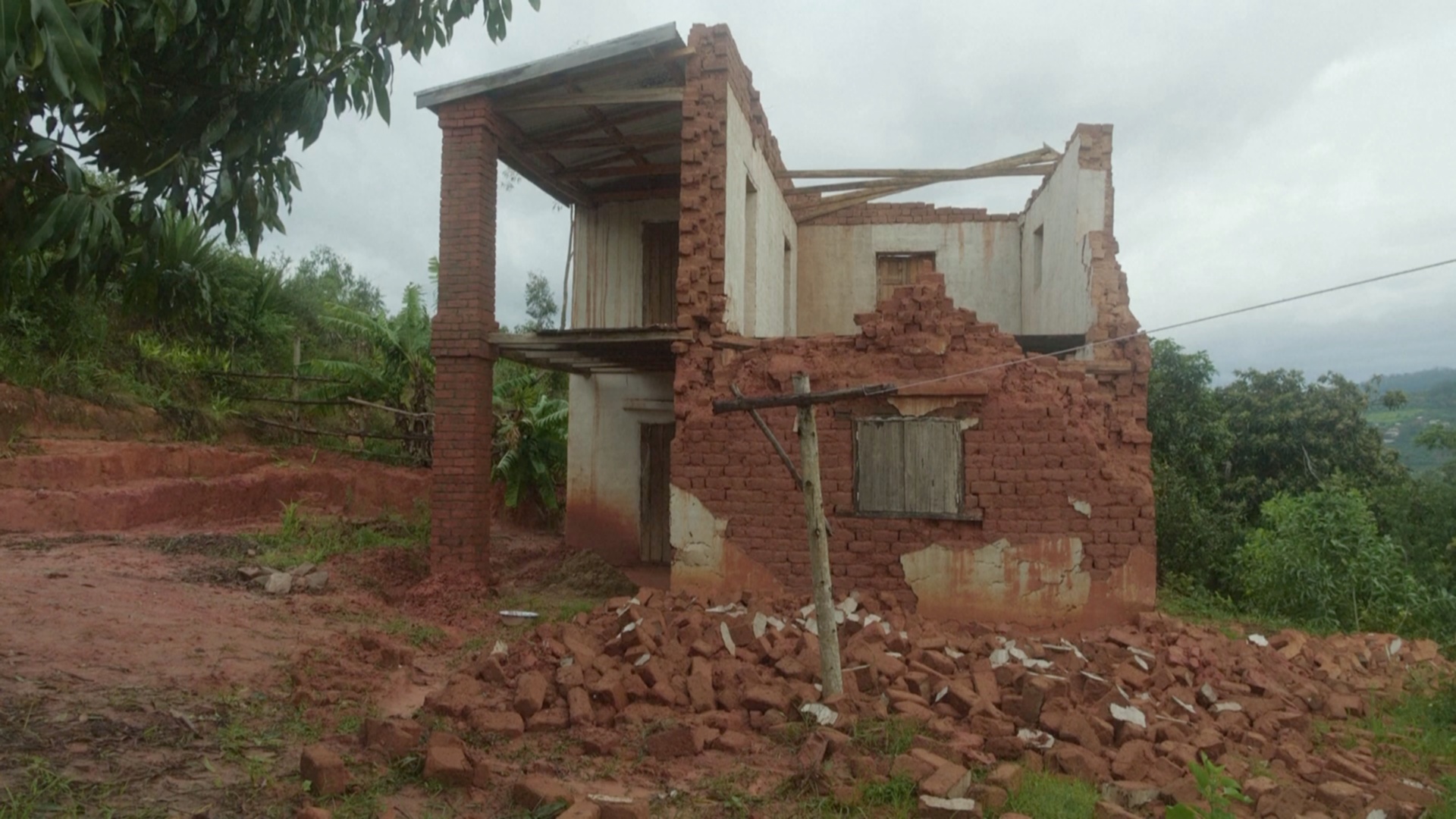 Хаос на Мадагаскаре: жертвами циклона стало не менее трёх человек
