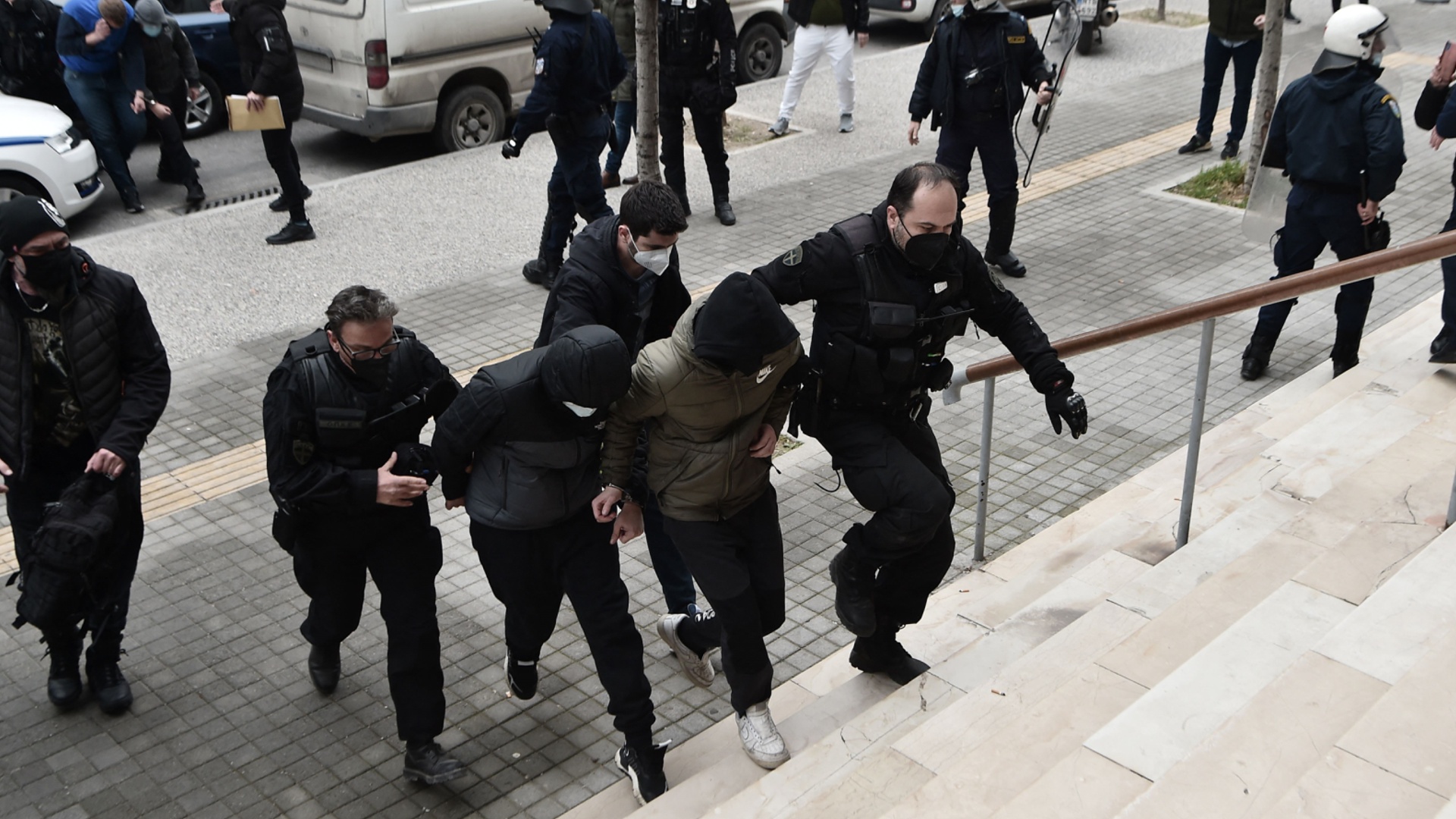 После убийства футбольного болельщика Греция наведёт порядок
