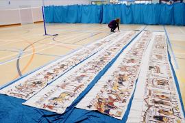 Шведка уже пять лет вышивает копию 70-метрового гобелена из Байё