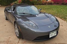 Подержанный Tesla Roadster продали более чем за 250 000 долларов