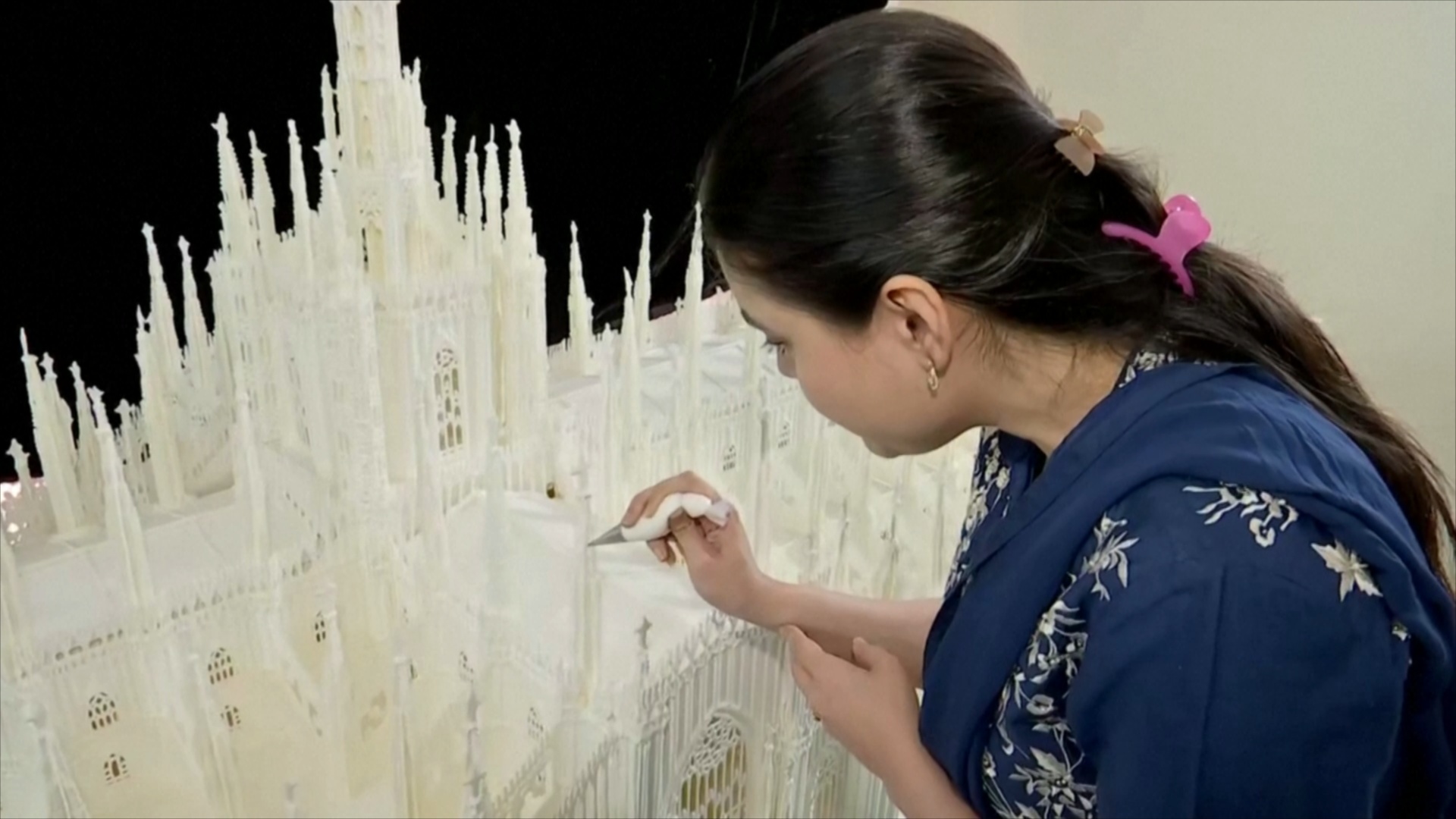 Индианка создала самый большой в мире торт в виде Миланского собора