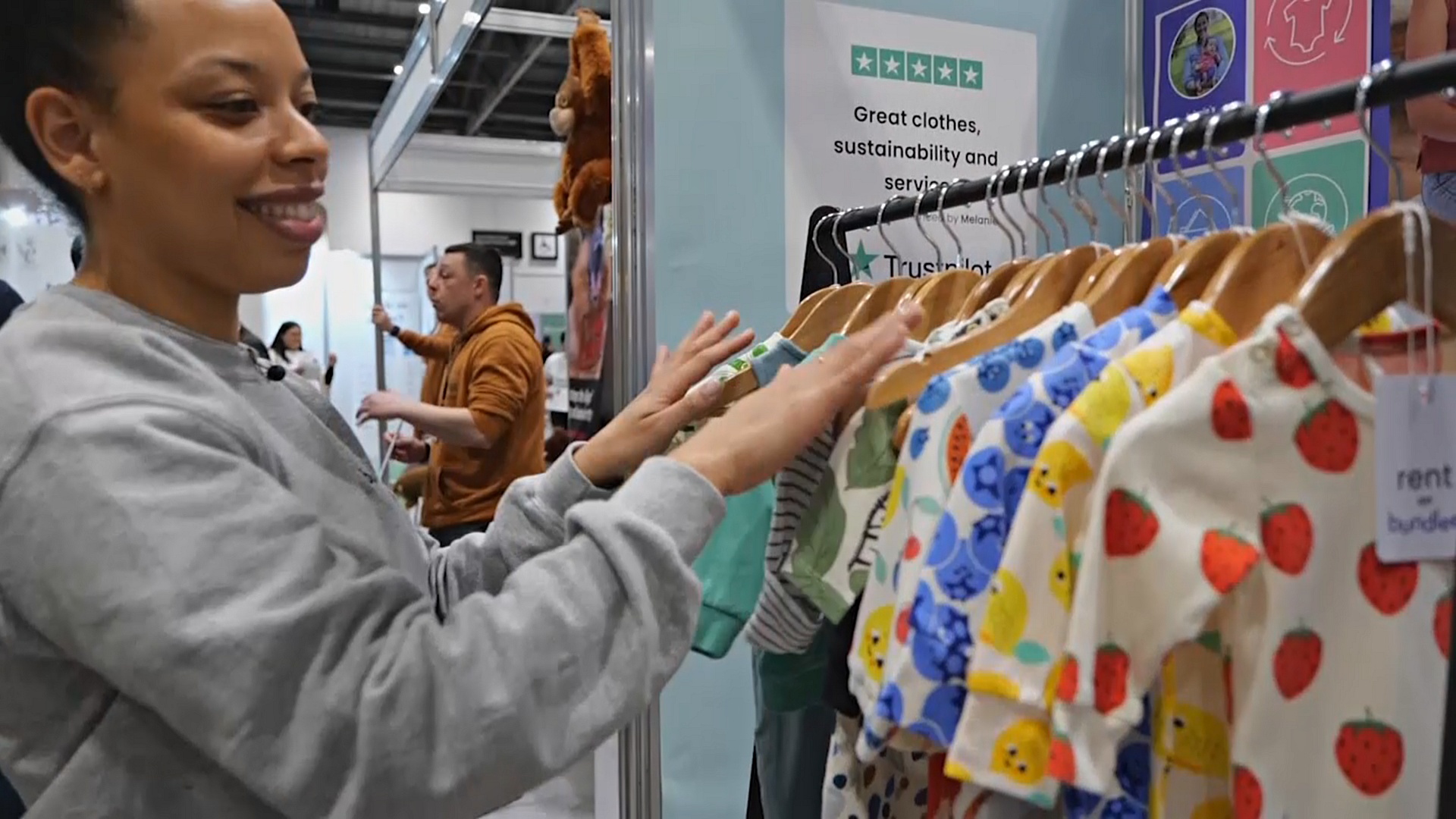 Многоразовые подгузники и одежда напрокат: выставка детских товаров в Лондоне