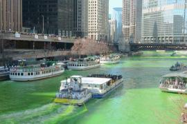 Реку в Чикаго окрасили в зелёный в честь Дня святого Патрика