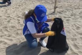 Перуанцы вышли на очистку пляжей